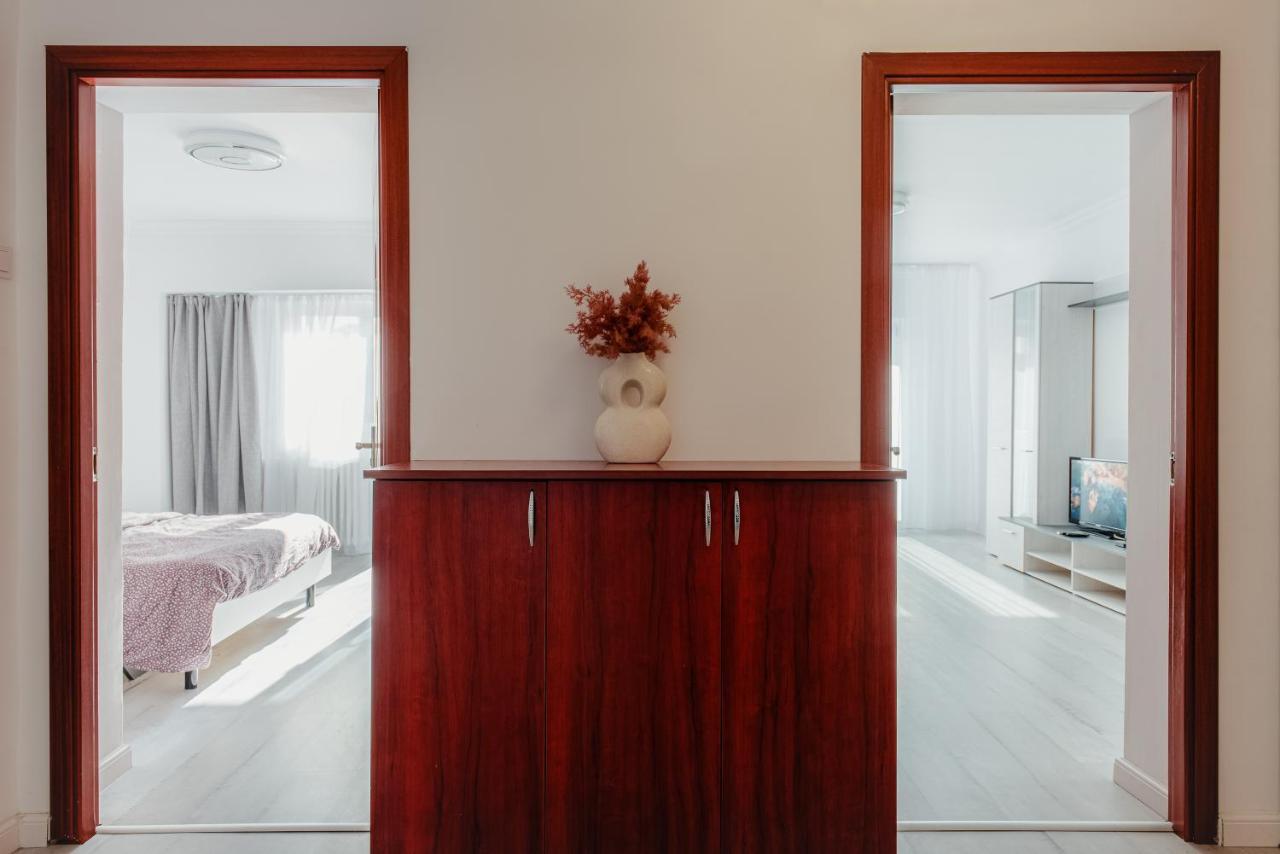 בוקרשט Apartament 2 Camere, Decomandat, In Zona Centrala מראה חיצוני תמונה