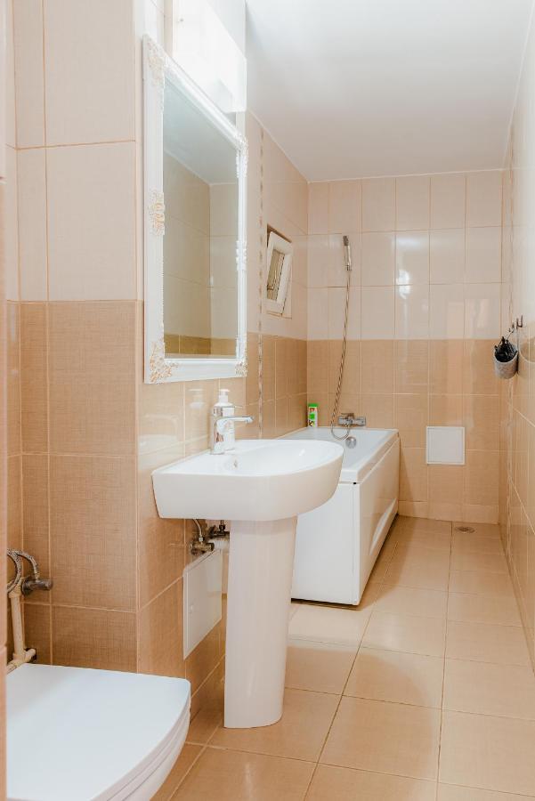 בוקרשט Apartament 2 Camere, Decomandat, In Zona Centrala מראה חיצוני תמונה